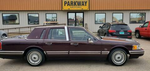 1991 Lincoln Town Car for sale at Parkway Motors in Springfield IL