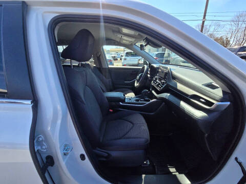 2023 Toyota Highlander L