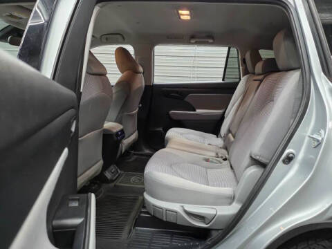 2021 Toyota Highlander LE