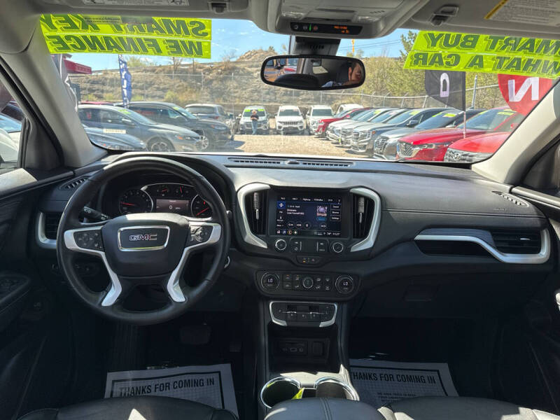 2024 GMC Terrain SLT