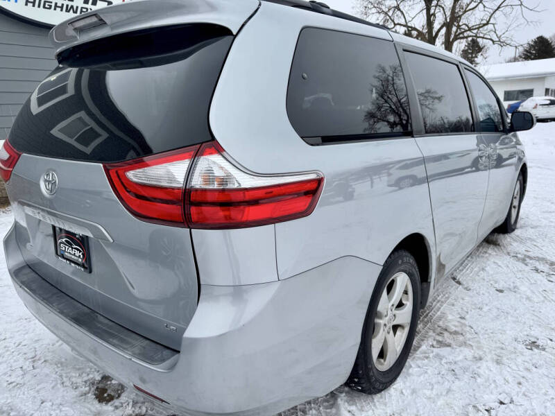 2015 Toyota Sienna LE 8-Passenger