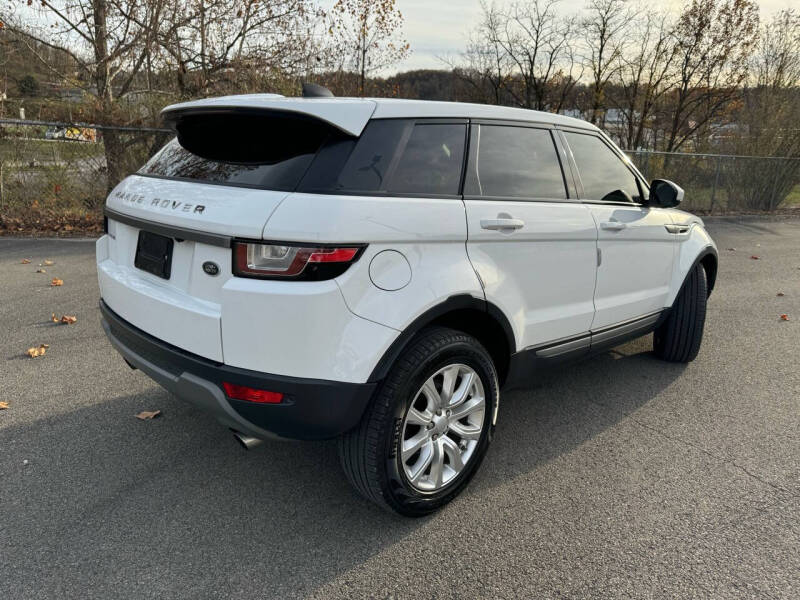 2019 Land Rover Range Rover Evoque SE photo 3