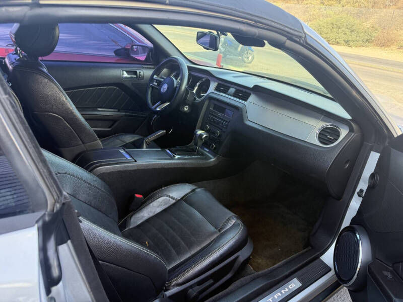 2012 Ford Mustang V6