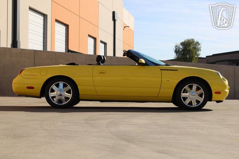 2004 Ford Thunderbird Deluxe