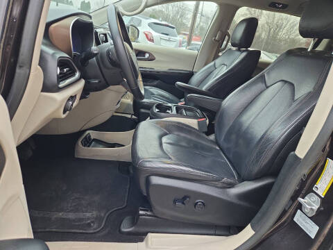 2017 Chrysler Pacifica Touring Plus