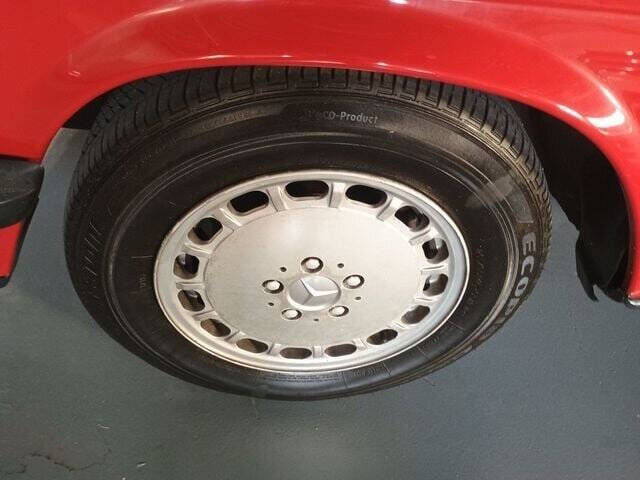 1988 Mercedes-Benz 560-Class 9