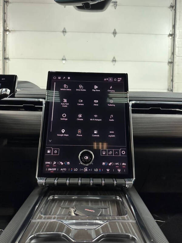 2025 GMC Sierra EV Denali
