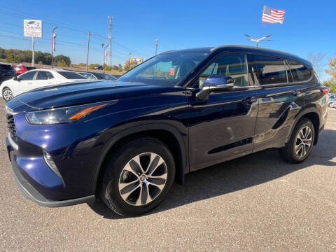 2022 Toyota Highlander for sale at The Car Buying Center Loretto in Loretto MN