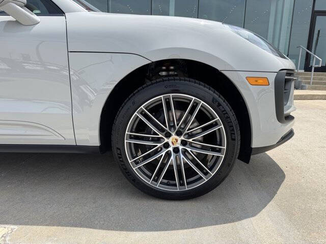 2025 Porsche Macan