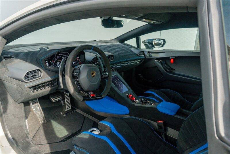 2022 Lamborghini Huracan STO