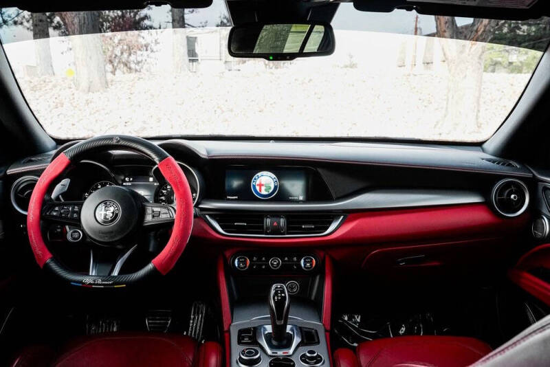 2021 Alfa Romeo Stelvio Ti Sport