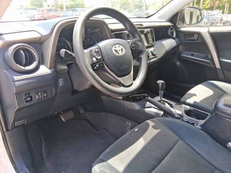 2017 Toyota RAV4 LE