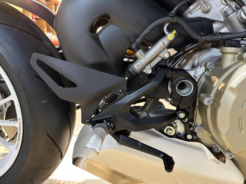 2025 Ducati Streetfighter V4 Supreme