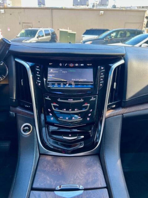 2017 Cadillac Escalade ESV Premium Luxury