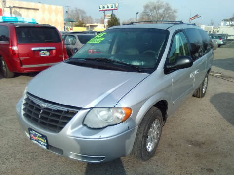 2005 Chrysler Town and Country for sale at Larry's Auto Sales Inc. in Fresno CA