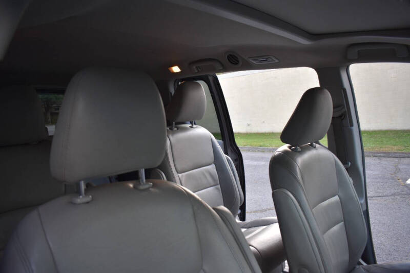 2015 Toyota Sienna XLE photo 21