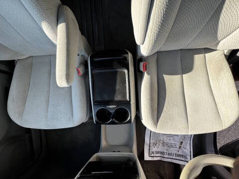 2012 Toyota Sienna LE 8-Passenger