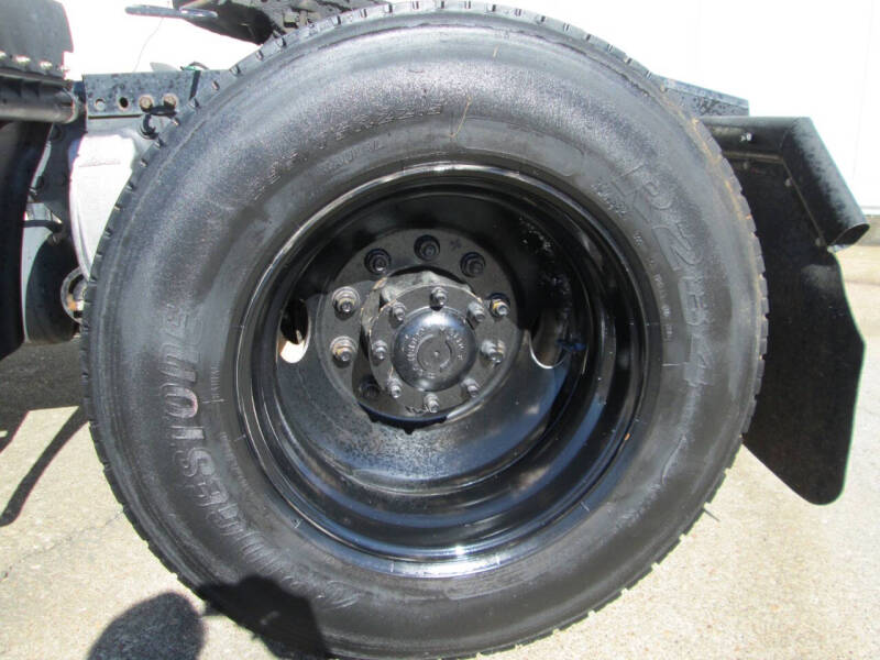 2011 Freightliner Business class M2