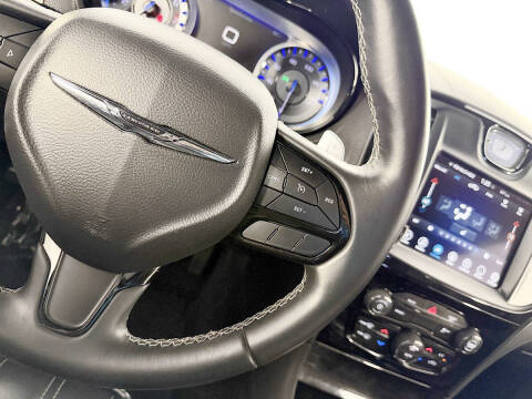 2017 Chrysler 300