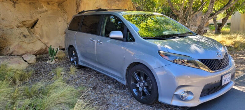 2015 Toyota Sienna SE Premium 8-Passenger