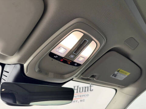 2024 Volvo XC60 B5 Core Dark Theme