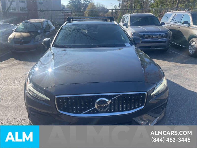 2024 Volvo V60 Cross Country B5 Plus