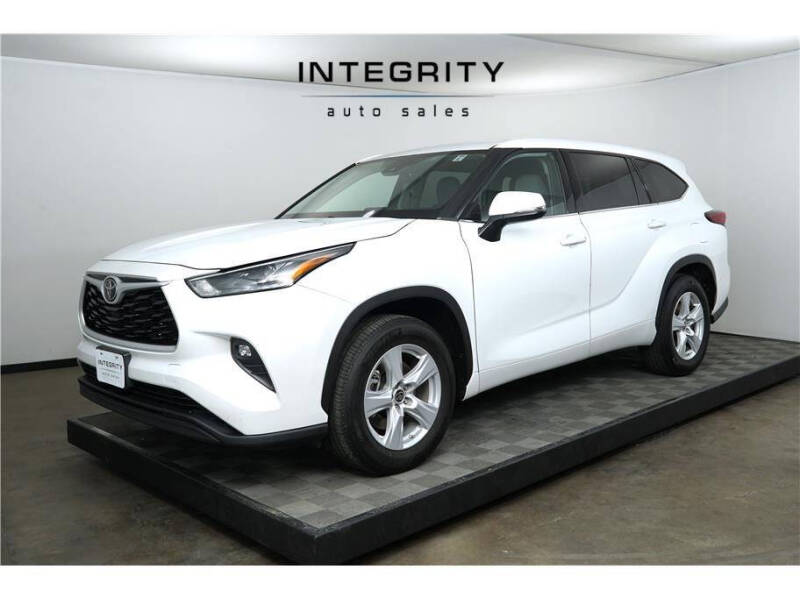 2022 Toyota Highlander LE