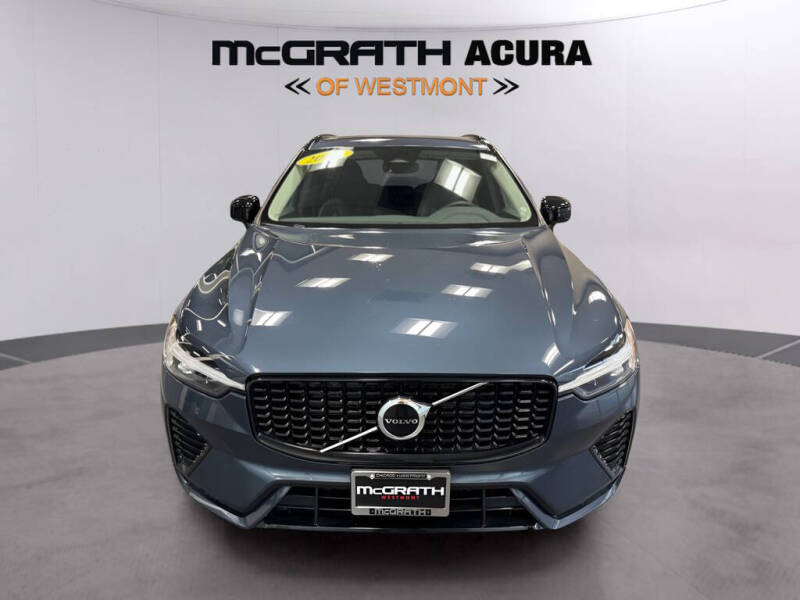 2024 Volvo XC60 B5 Core Dark Theme