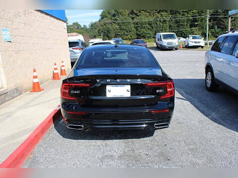 2022 Volvo S60 B5 Momentum