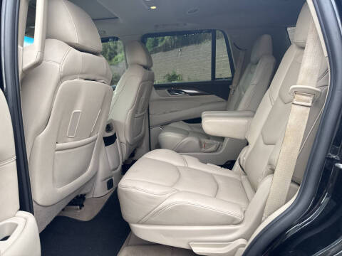 2018 Cadillac Escalade Luxury