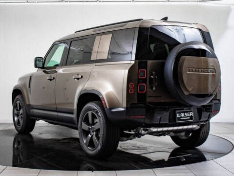 2026 Land Rover Defender 110 P300 S