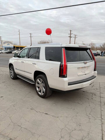 2016 Cadillac Escalade Luxury Collection