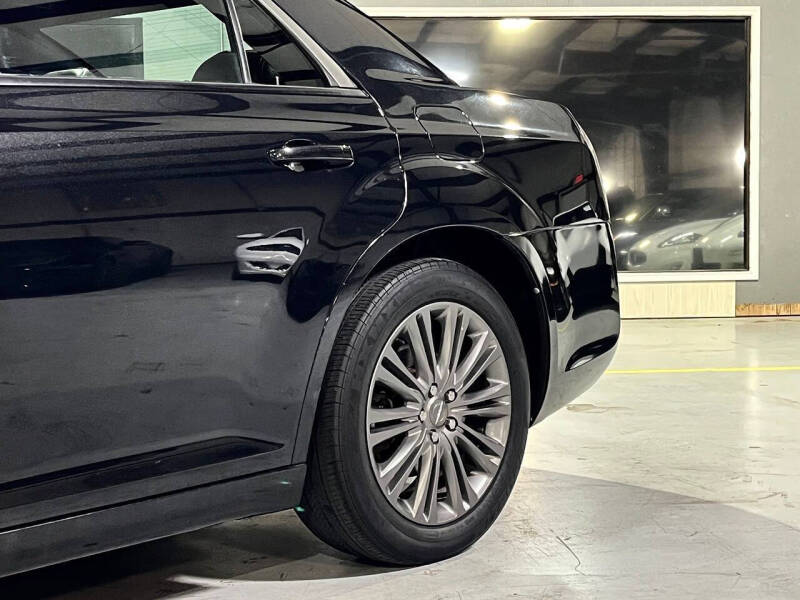 2014 Chrysler 300 C John Varvatos Limited Edition