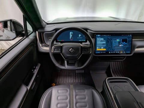 2025 Rivian R1S