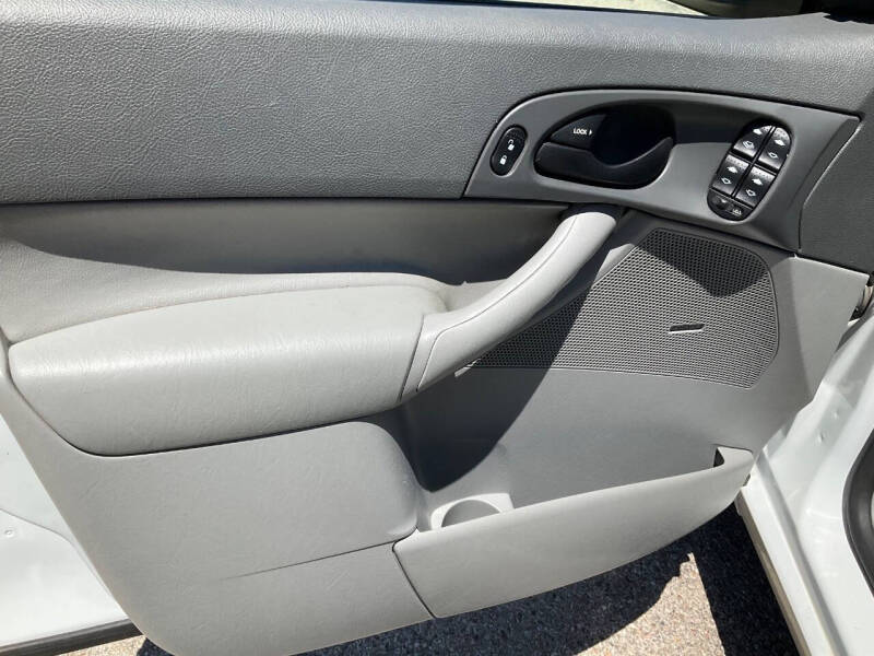 2005 Ford Focus ZXW SES
