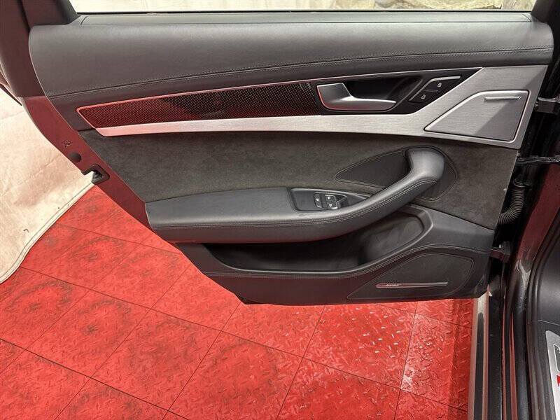 2015 Audi S8 4.0T quattro