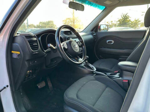 2019 Kia Soul +