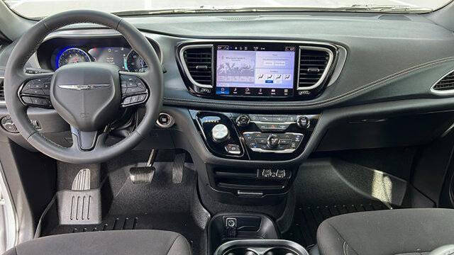 2023 Chrysler Pacifica Touring
