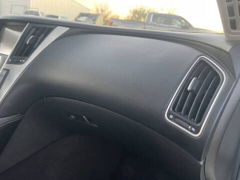 2015 Infiniti Q50 Premium