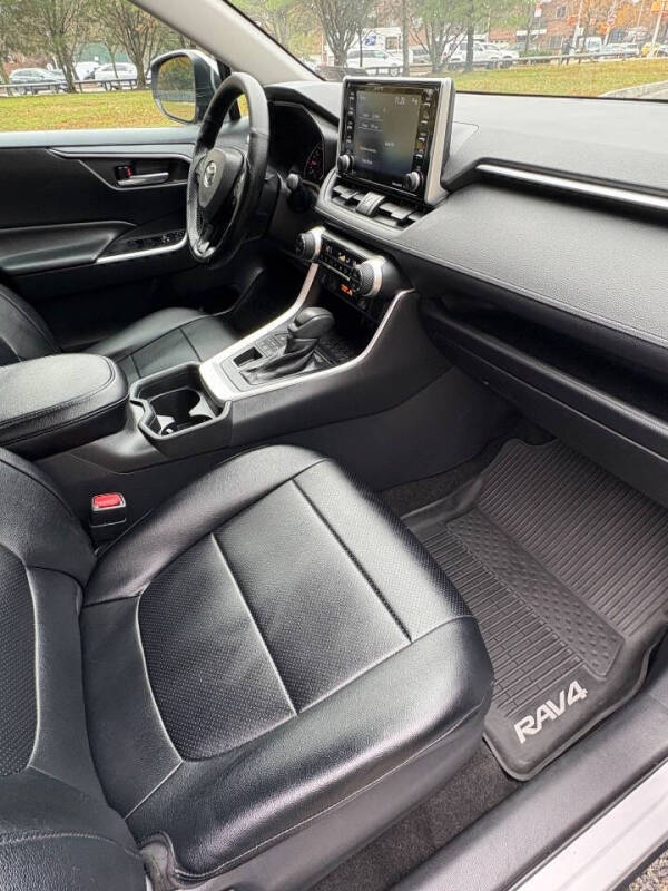 2019 Toyota RAV4 XLE