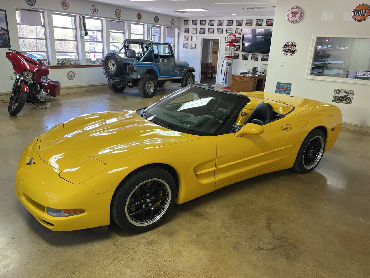 2004 Chevrolet Corvette 4