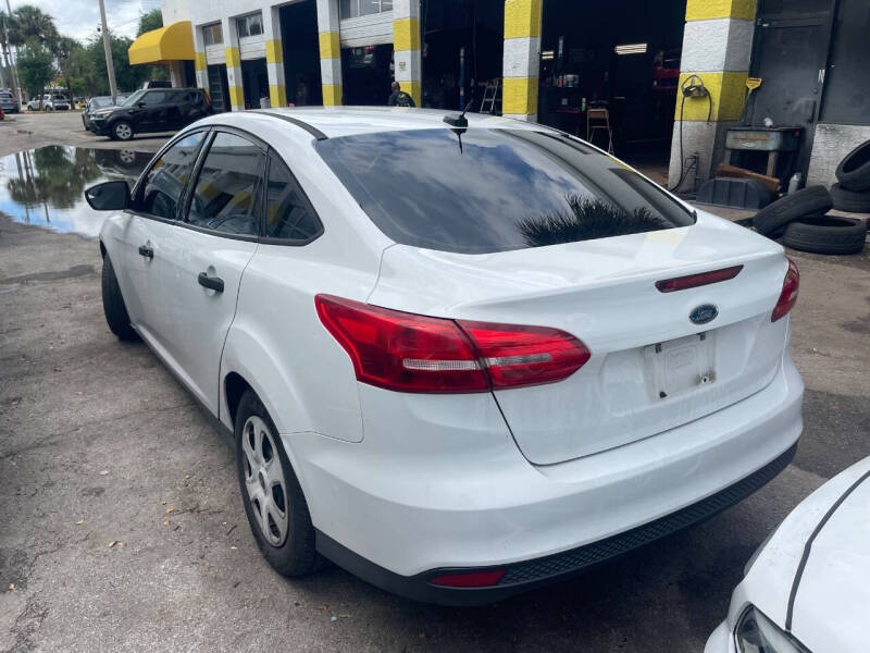 2016 Ford Focus S