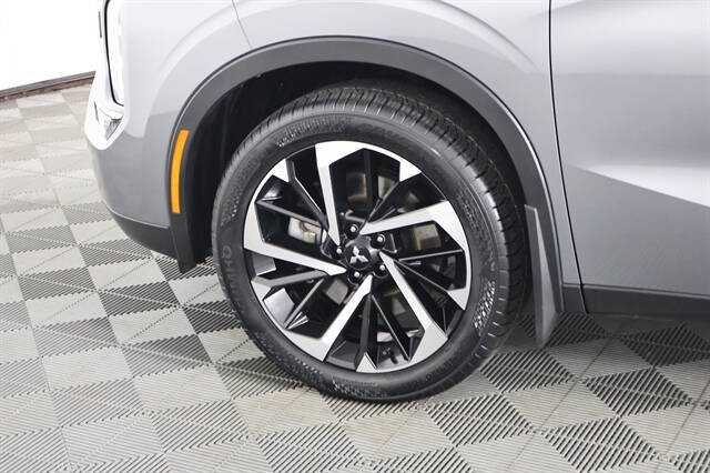 2023 Mitsubishi Outlander SE