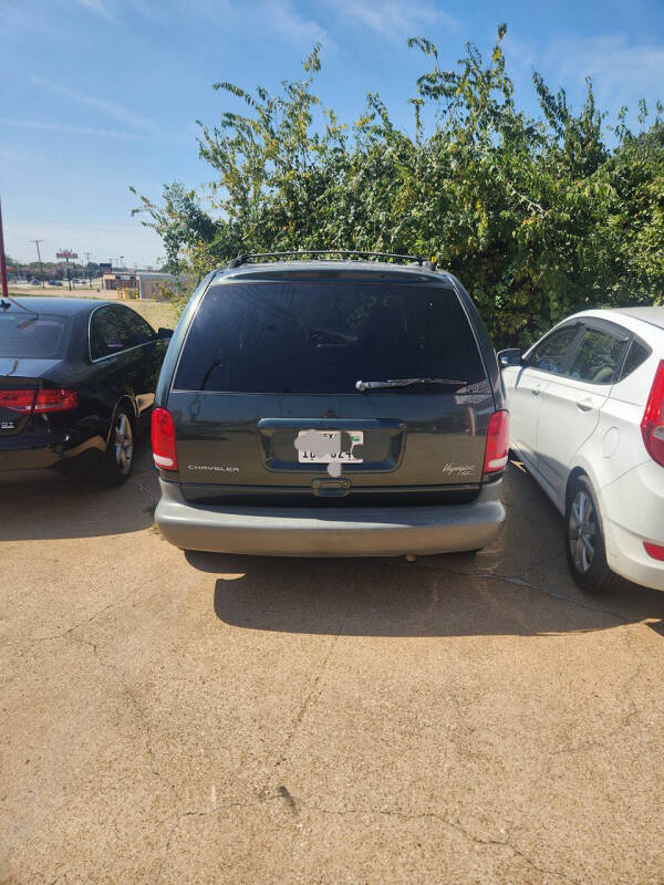 2000 Chrysler Voyager SE