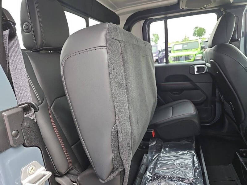 2026 Jeep Gladiator Shadow Ops