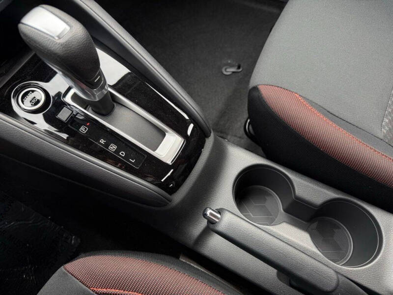 2025 Nissan Versa SR