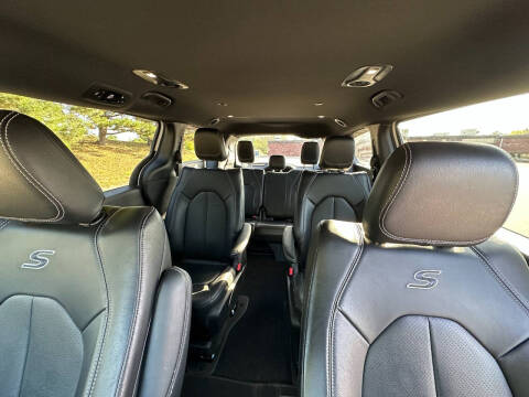 2022 Chrysler Pacifica Hybrid Touring L