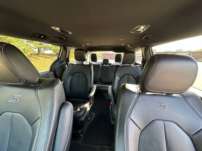 2022 Chrysler Pacifica Hybrid Touring L