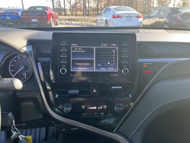 2022 Toyota Camry SE