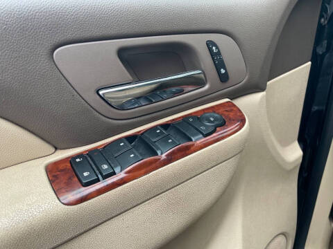 2014 Chevrolet Suburban LT